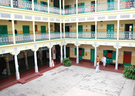 School_Building01